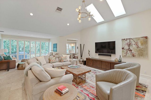 2901 Captains Way, Jupiter, FL 33477