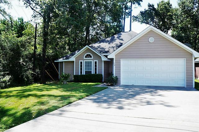 215 Bridgeview Drive, Onalaska, TX 77360