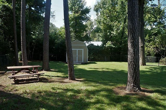 215 Bridgeview Drive, Onalaska, TX 77360