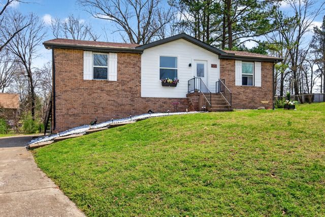 1287 Jostin Dr, Clarksville, TN 37040