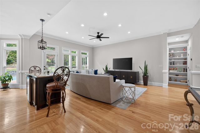 3100 Lakewood Edge Drive, Charlotte, NC 28269