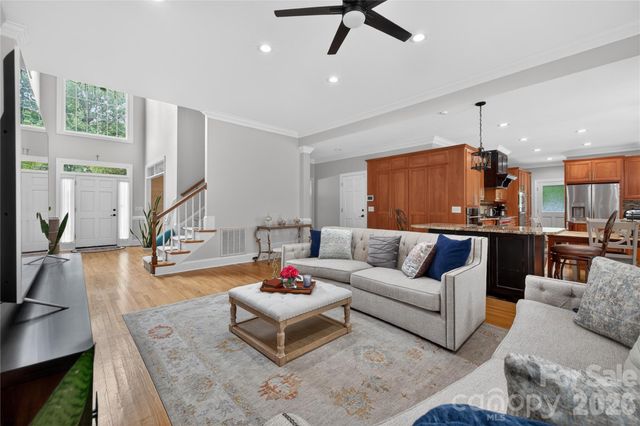 3100 Lakewood Edge Drive, Charlotte, NC 28269