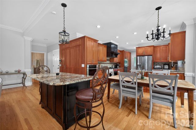 3100 Lakewood Edge Drive, Charlotte, NC 28269