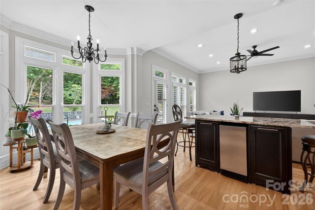 3100 Lakewood Edge Drive, Charlotte, NC 28269
