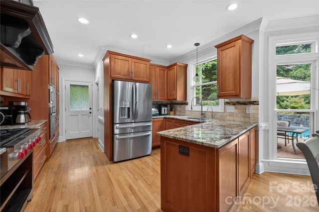3100 Lakewood Edge Drive, Charlotte, NC 28269