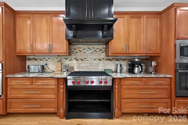 3100 Lakewood Edge Drive, Charlotte, NC 28269