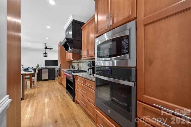 3100 Lakewood Edge Drive, Charlotte, NC 28269