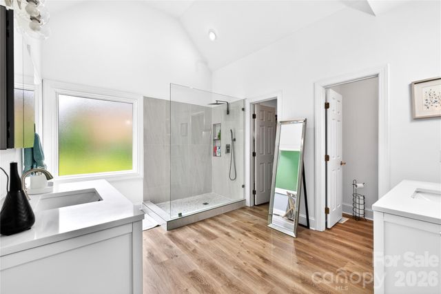 3100 Lakewood Edge Drive, Charlotte, NC 28269