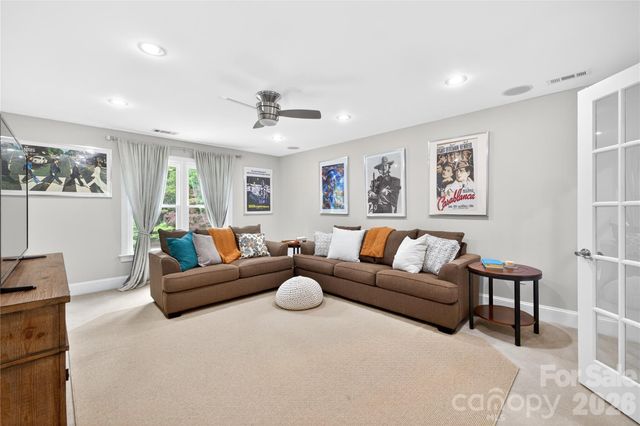 3100 Lakewood Edge Drive, Charlotte, NC 28269