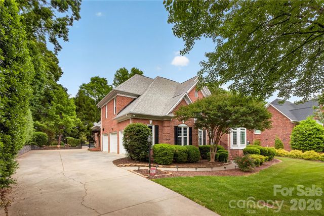 3100 Lakewood Edge Drive, Charlotte, NC 28269