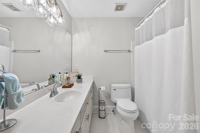 3100 Lakewood Edge Drive, Charlotte, NC 28269