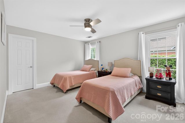 3100 Lakewood Edge Drive, Charlotte, NC 28269