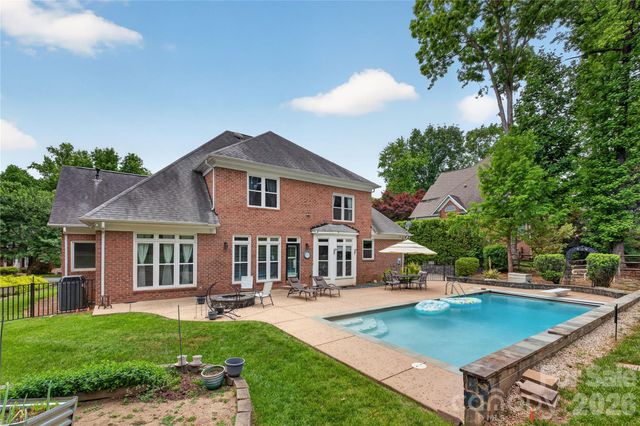 3100 Lakewood Edge Drive, Charlotte, NC 28269