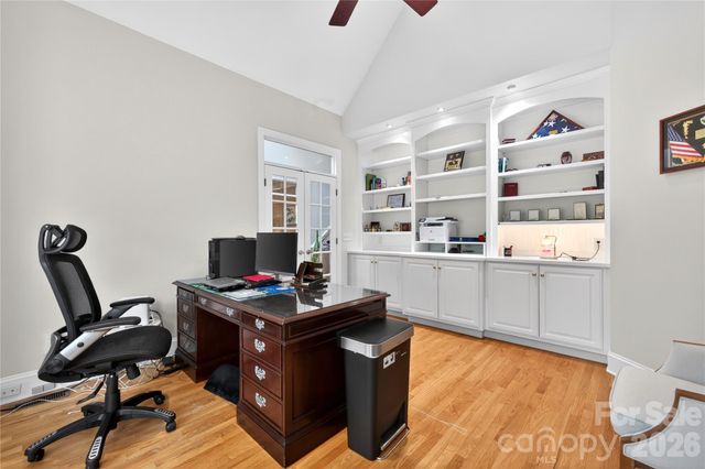 3100 Lakewood Edge Drive, Charlotte, NC 28269