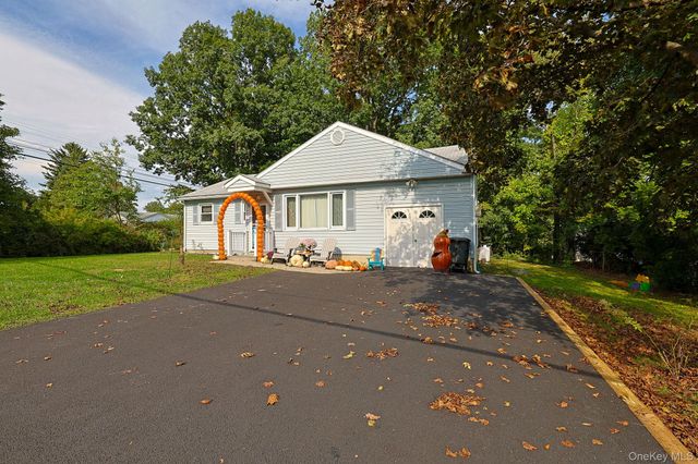 1 Rocky Lane, New Windsor, NY 12553