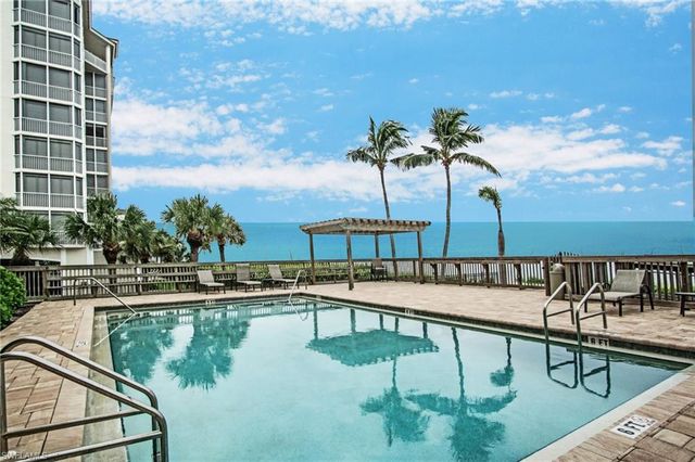 9653 Gulf Shore DR 303, Naples, FL 34108