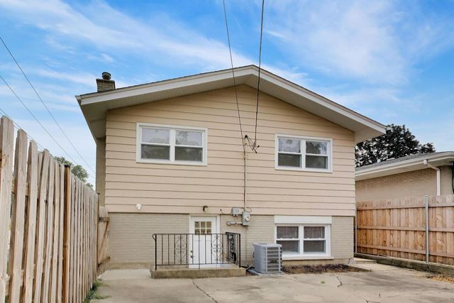 3 W White Oak Street, Arlington Heights, IL 60005