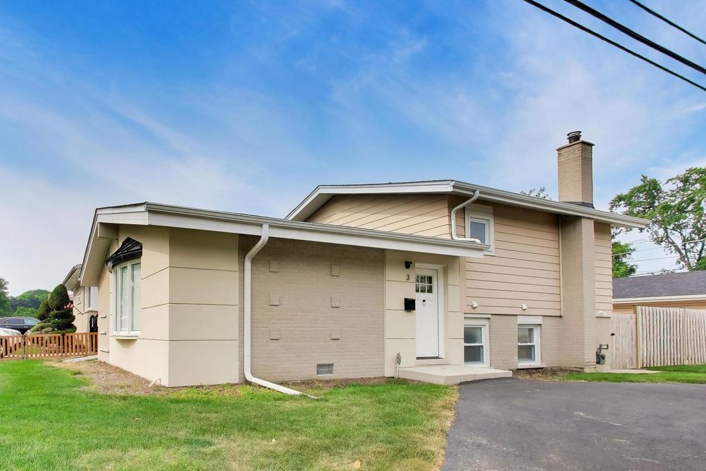 3 W White Oak Street, Arlington Heights, IL 60005