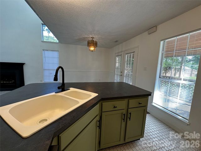 10220 Rockwood Road, Charlotte, NC 28215