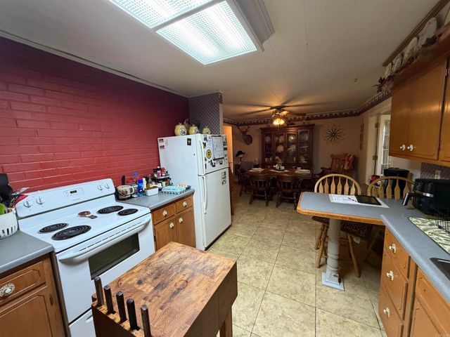 1700 S 12th Avenue, Piggott, AR 72454