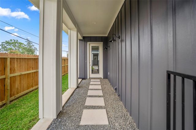 5229 Hillman Street A, Houston, TX 77023