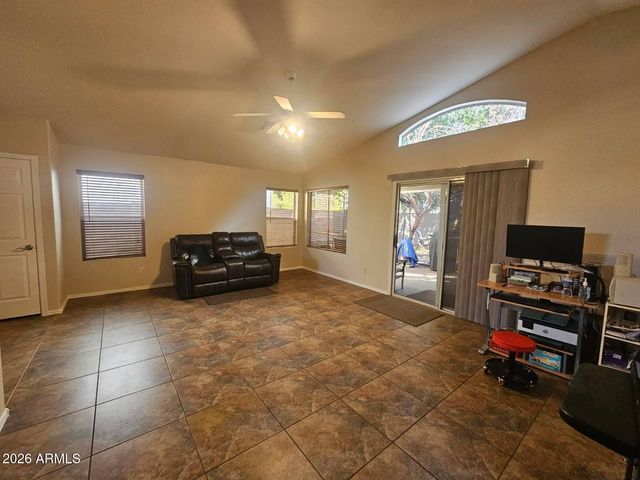 285 W WASHINGTON Avenue, Gilbert, AZ 85233