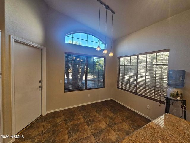 285 W WASHINGTON Avenue, Gilbert, AZ 85233