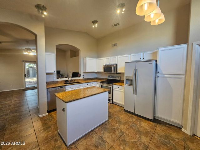 285 W WASHINGTON Avenue, Gilbert, AZ 85233