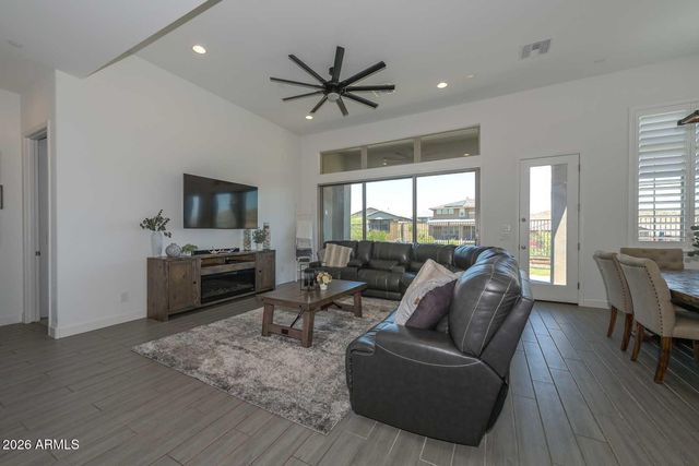 13282 W GOLDEN PUMA Trail, Peoria, AZ 85383