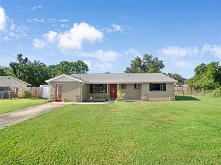 2107 E LUMSDEN AVENUE, Valrico, FL 33594