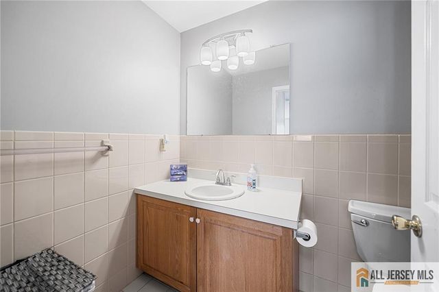364 Bowler Court, Piscataway, NJ 08854
