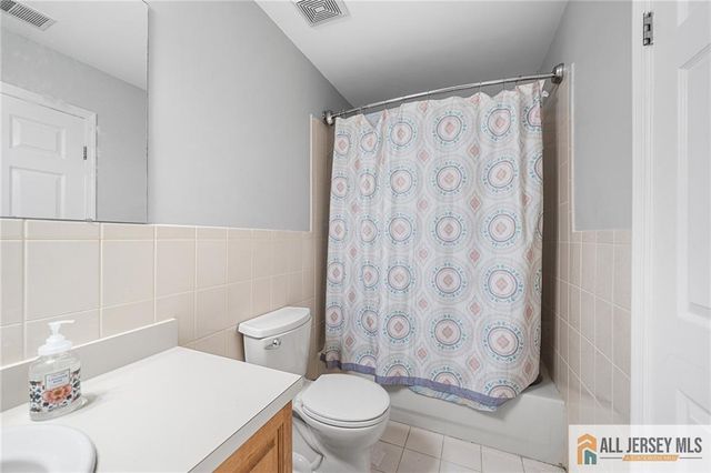 364 Bowler Court, Piscataway, NJ 08854