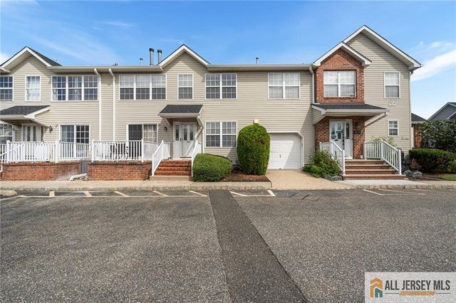 364 Bowler Court, Piscataway, NJ 08854