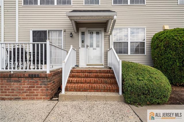 364 Bowler Court, Piscataway, NJ 08854