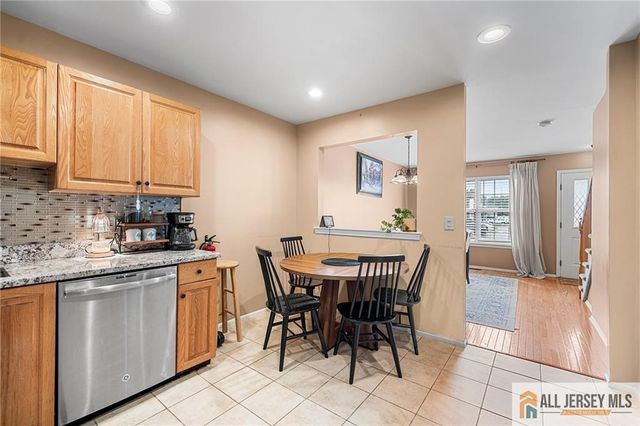 364 Bowler Court, Piscataway, NJ 08854