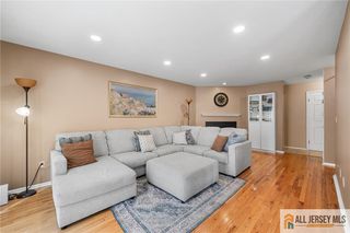 364 Bowler Court, Piscataway, NJ 08854