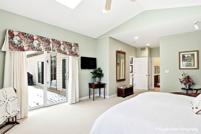 3428 KINGS LAIR Drive, Spring Grove, IL 60081