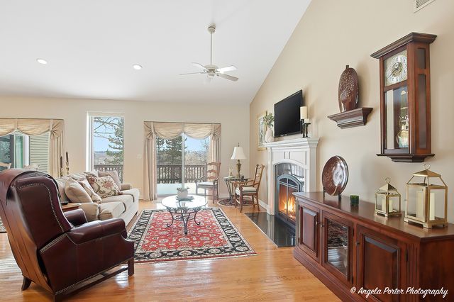 3428 KINGS LAIR Drive, Spring Grove, IL 60081