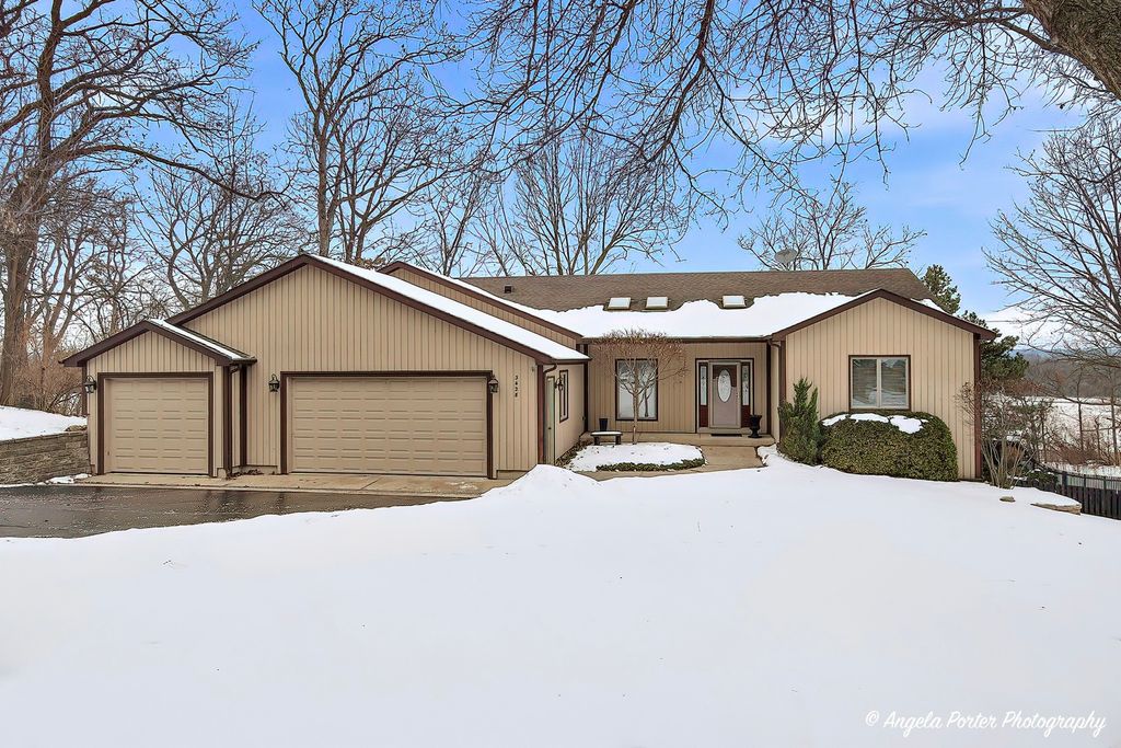3428 KINGS LAIR Drive, Spring Grove, IL 60081