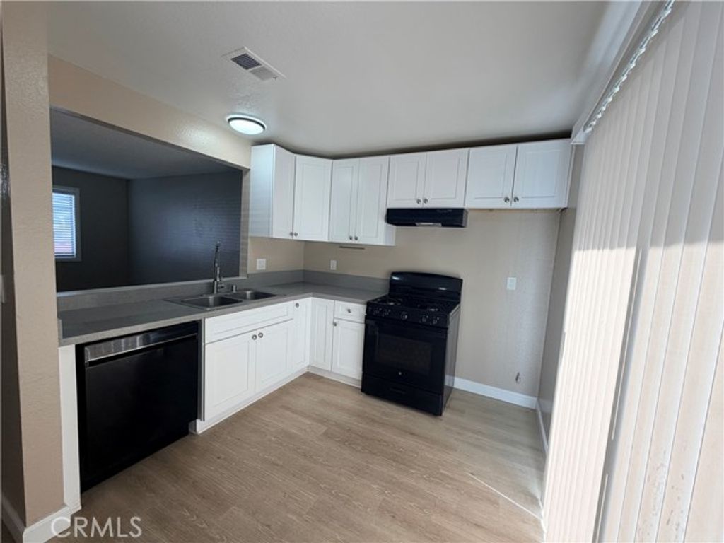 1677 W Wilson Street, Rialto, CA 92376