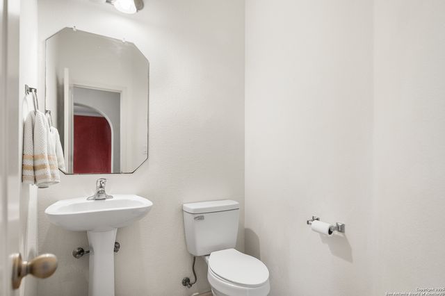 8219 Wayside, San Antonio, TX 78255