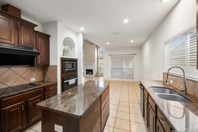 8219 Wayside, San Antonio, TX 78255