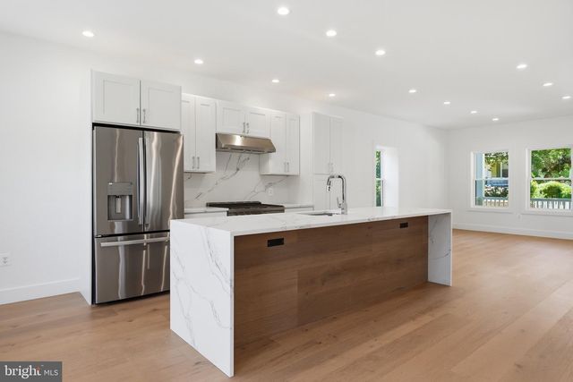3006 CHANNING ST NE, Washington, DC 20018