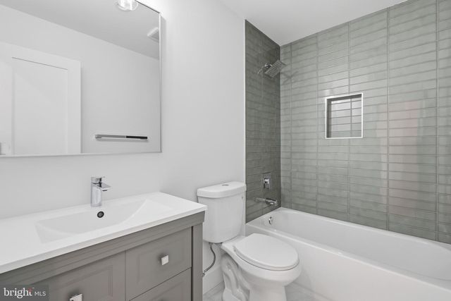 3006 CHANNING ST NE, Washington, DC 20018