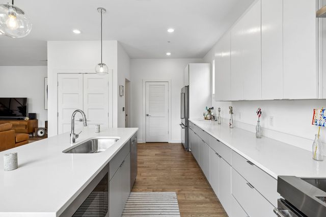 411 Merritt Ave Apt 201, Nashville, TN 37203