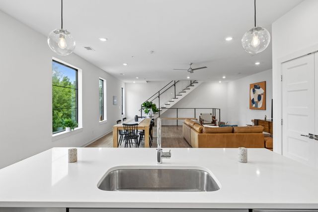 411 Merritt Ave Apt 201, Nashville, TN 37203