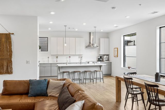 411 Merritt Ave Apt 201, Nashville, TN 37203