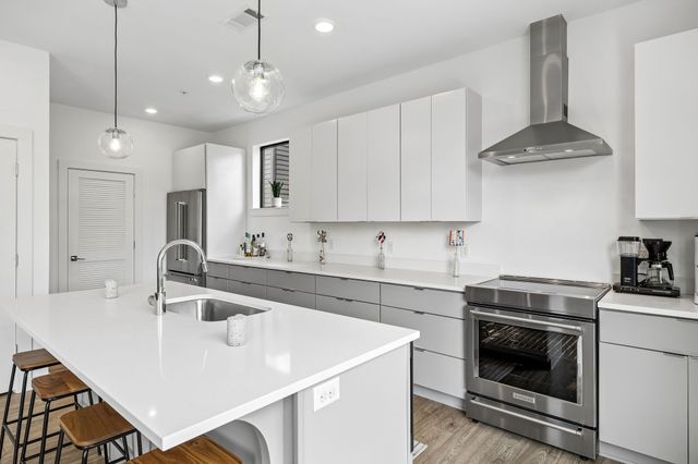 411 Merritt Ave Apt 201, Nashville, TN 37203
