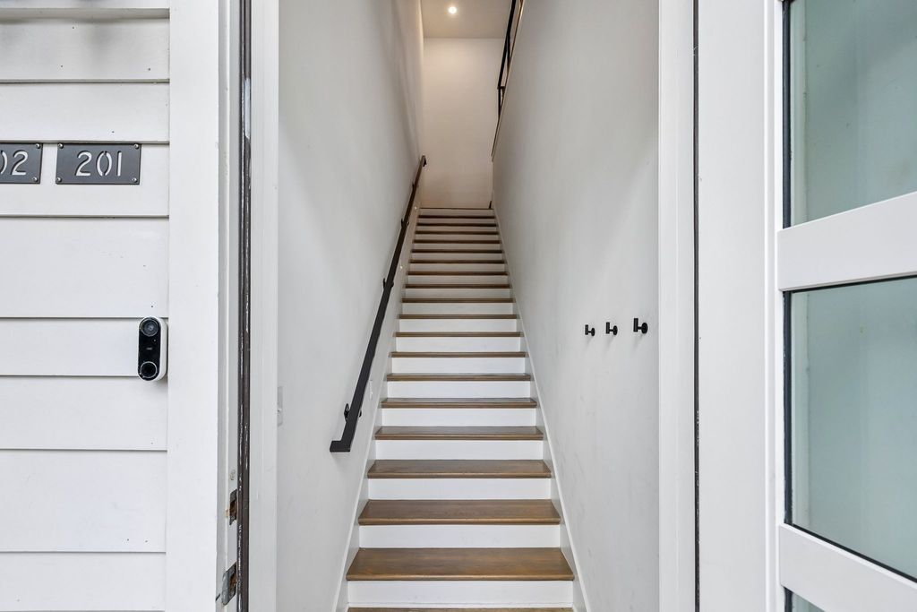 411 Merritt Ave Apt 201, Nashville, TN 37203