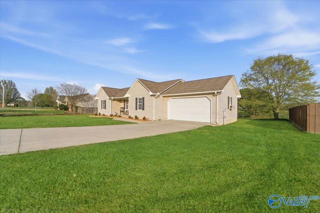 43 Devon Circle, Albertville, AL 35951